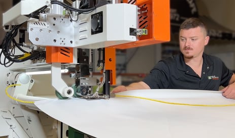 Materiał termoplastyczny zgrzewany za pomocą Miller weldmaster Hot Wedge Miller